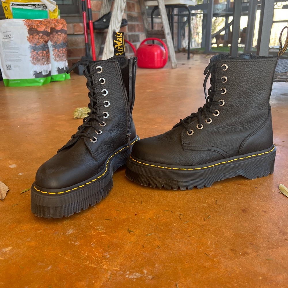 Black Platform Dr Martens, Jadon